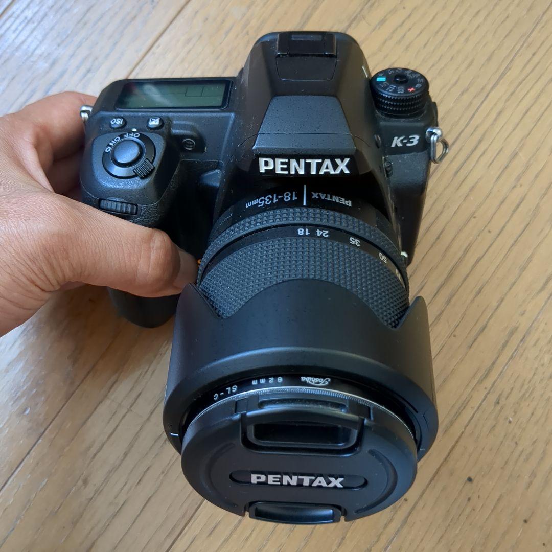 美品 PENTAX K-3 デジタル一眼 レンズ2本付属(内1本WR防滴仕様） 新品)PENTAX (ペンタックス) K-3 Mark III モノクローム 20-40 Limited